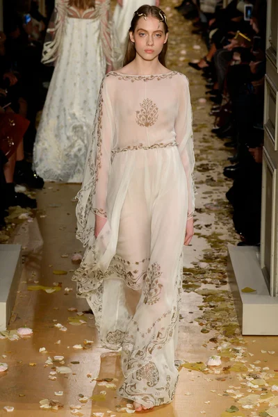 Look 24